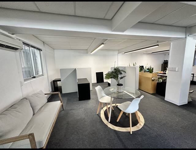 163M² OFFICE TO LET IN DE WATERKANT